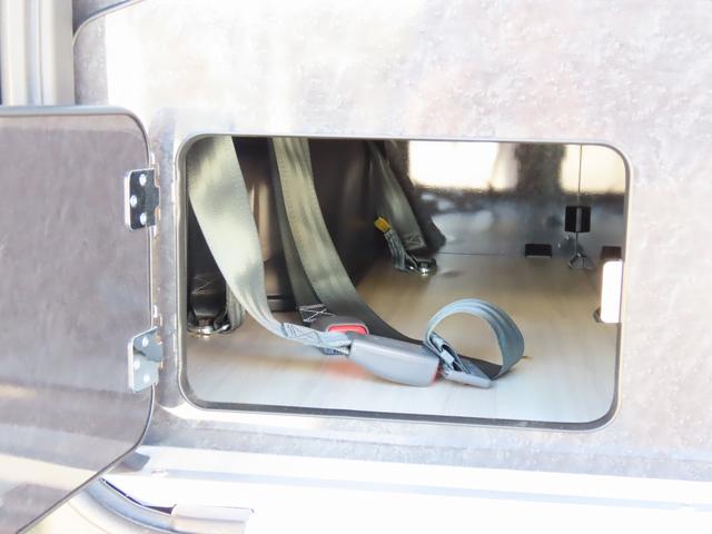 ハイエースワゴン FOCS DSプレミアム キャンピングカー 後席モニター リアヒーター リアクーラー 冷蔵庫 1500Wインバータ 社外ソナー 社外クルコン 18インチAW シングルサブバッテリー シンク ACコンセント 新品タイヤ 外部電源(27枚目)