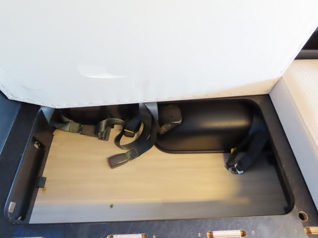 ハイエースワゴン FOCS DSプレミアム キャンピングカー 後席モニター リアヒーター リアクーラー 冷蔵庫 1500Wインバータ 社外ソナー 社外クルコン 18インチAW シングルサブバッテリー シンク ACコンセント 新品タイヤ 外部電源(38枚目)