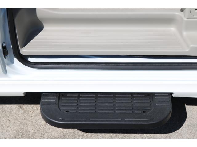 エブリイワゴン ＰＺターボスペシャル　ハイルーフ　届出済未使用車　純正ディスプレイオーディオ　Ｂｌｕｅｔｏｏｔｈ　バックカメラ　両側電動スライドドア　オートステップ　シートヒーター　スズキせーフティーサポート（10枚目）