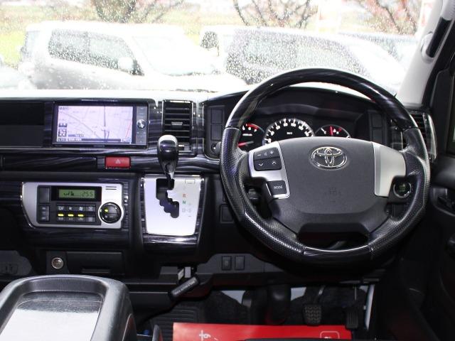 ハイエースワゴン ＧＬ　ハイエースワゴン　ＧＬ　保証付き　後席ベットキット　ＢＬＵＭＥ１８インチアルミホイール　ステラファイブテールレンズ　社外ドアミラーウィンカー　カロッツェリアナビ　社外Ｆスポイラー　車中泊仕様（10枚目）