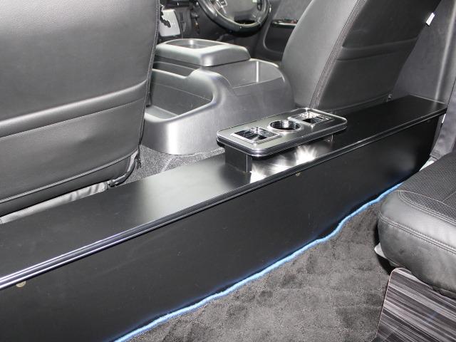 ハイエースワゴン ＧＬ　ハイエースワゴン　ＧＬ　保証付き　後席ベットキット　ＢＬＵＭＥ１８インチアルミホイール　ステラファイブテールレンズ　社外ドアミラーウィンカー　カロッツェリアナビ　社外Ｆスポイラー　車中泊仕様（13枚目）