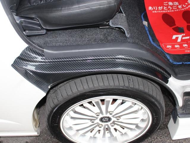 ハイエースワゴン ＧＬ　ハイエースワゴン　ＧＬ　保証付き　後席ベットキット　ＢＬＵＭＥ１８インチアルミホイール　ステラファイブテールレンズ　社外ドアミラーウィンカー　カロッツェリアナビ　社外Ｆスポイラー　車中泊仕様（17枚目）