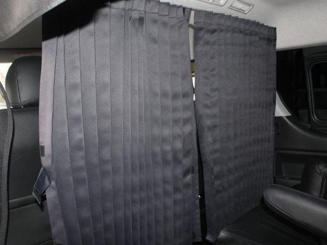 ハイエースワゴン ＧＬ　ハイエースワゴン　ＧＬ　保証付き　後席ベットキット　ＢＬＵＭＥ１８インチアルミホイール　ステラファイブテールレンズ　社外ドアミラーウィンカー　カロッツェリアナビ　社外Ｆスポイラー　車中泊仕様（21枚目）