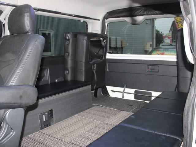 ハイエースワゴン ＧＬ　ハイエースワゴン　ＧＬ　保証付き　後席ベットキット　ＢＬＵＭＥ１８インチアルミホイール　ステラファイブテールレンズ　社外ドアミラーウィンカー　カロッツェリアナビ　社外Ｆスポイラー　車中泊仕様（26枚目）