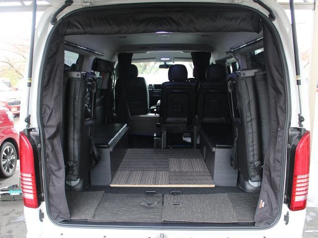 ハイエースワゴン ＧＬ　ハイエースワゴン　ＧＬ　保証付き　後席ベットキット　ＢＬＵＭＥ１８インチアルミホイール　ステラファイブテールレンズ　社外ドアミラーウィンカー　カロッツェリアナビ　社外Ｆスポイラー　車中泊仕様（29枚目）