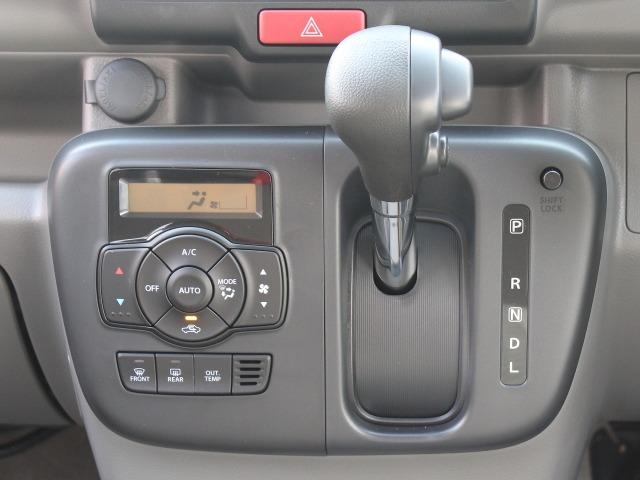 エブリイ Ｊリミテッド　届出済未使用車　盗難防止システム　衝突安全ボディ　衝突被害軽減システム　アイドリングストップ　両側パワースライドドア―　オートライト（9枚目）