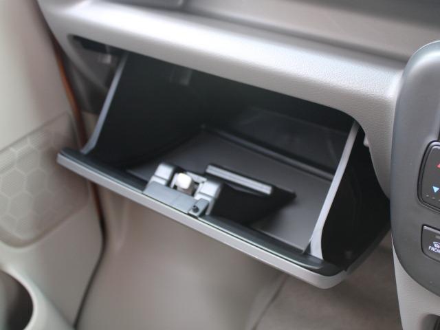 エブリイ Ｊリミテッド　届出済未使用車　盗難防止システム　衝突安全ボディ　衝突被害軽減システム　アイドリングストップ　両側パワースライドドア―　オートライト（12枚目）