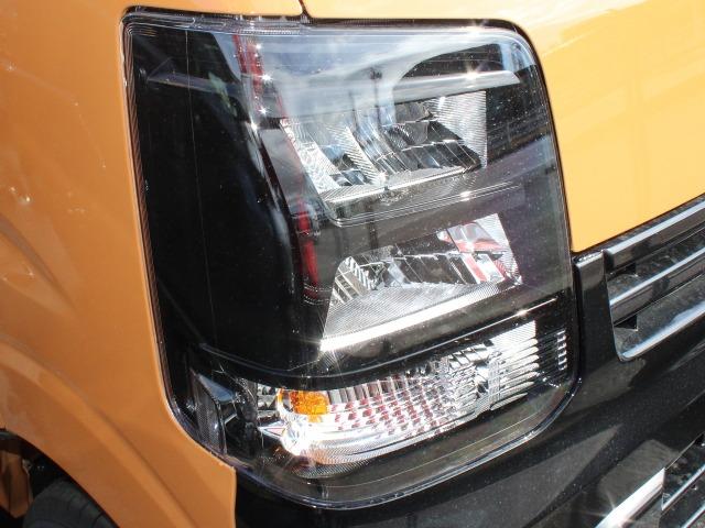 エブリイ Ｊリミテッド　届出済未使用車　盗難防止システム　衝突安全ボディ　衝突被害軽減システム　アイドリングストップ　両側パワースライドドア―　オートライト（25枚目）