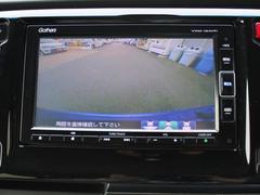 バックカメラがついていますので、バックでの駐車が苦手な方でも大丈夫です。実際のバック駐車は目視でも必ず確認して行ってくださいね。 7