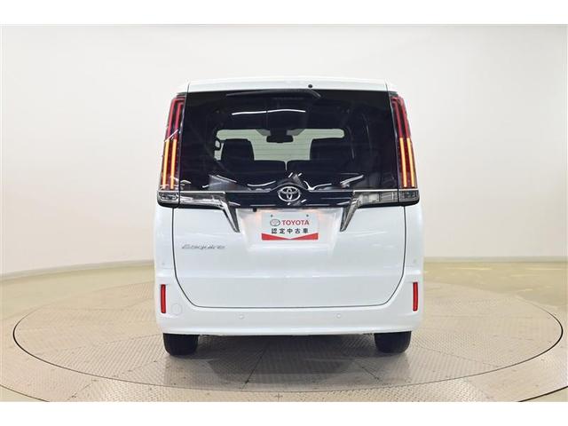 エスクァイア Ｇｉ　プレミアムパッケージ　ブラックテーラード　バックアイカメラ　ワンオーナー　地デジＴＶ　ナビ＆ＴＶ　記録簿　ＤＶＤ再生　クルコン　スマートキー　メモリーナビ　３列シート　アイドリングストップ　ＥＴＣ　ＬＥＤヘッドランプ　４ＷＤ　ダブルエアコン（3枚目）