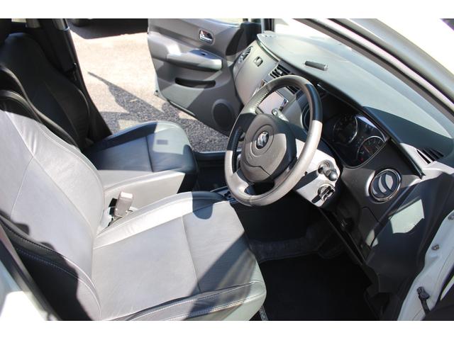 セルボ ＳＲ　セットオプション装着車　ターボ　フルセグＴＶ　メモリーナビ　レザーシート　専用アルミ　専用ステアリング　車検令和８年５月３１日まで（26枚目）