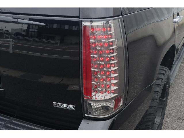 シボレータホ LTZ 4WD サンルーフ シートヒーター 黒革シート RBPアルミ 社外マフラー 社外ヘッドライト 社外メッシュグリル フリップダウンモニタ 1ナンバー登録 3列目あり ETC ALPINE TV(29枚目)