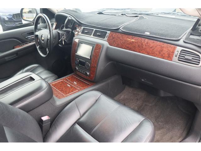 シボレータホ LTZ 4WD サンルーフ シートヒーター 黒革シート RBPアルミ 社外マフラー 社外ヘッドライト 社外メッシュグリル フリップダウンモニタ 1ナンバー登録 3列目あり ETC ALPINE TV(39枚目)