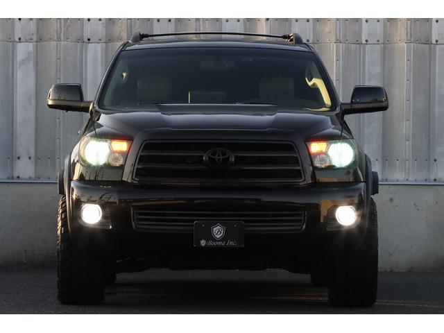 セコイア リミテッド　社外２０インチアルミ　リフトアップ　社外ヘッドライト　オーバーフェンダー　サンルーフ　ＡＬＰＩＮＥディスプレイオーディオ　ＪＢＬサウンド　Ｆ，Ｓ，Ｂカメラ　パワーシート　シートヒーター　ＥＴＣ（3枚目）