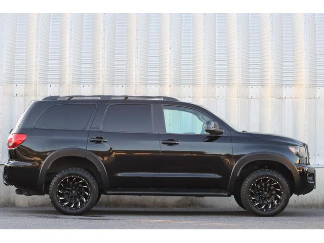 セコイア リミテッド　社外２０インチアルミ　リフトアップ　社外ヘッドライト　オーバーフェンダー　サンルーフ　ＡＬＰＩＮＥディスプレイオーディオ　ＪＢＬサウンド　Ｆ，Ｓ，Ｂカメラ　パワーシート　シートヒーター　ＥＴＣ（5枚目）