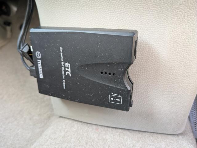 スクラムワゴン PZターボ 社外CDデッキ AUX接続 キーレスエントリー 片側パワースライドドア HIDヘッドライト フロントフォグ オートエアコン 電動格納ミラー 純正13インチアルミ ETC(16枚目)