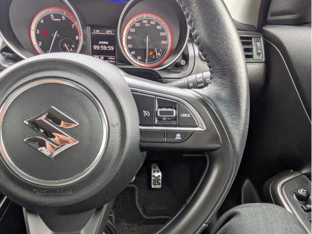 スイフト XRリミテッド 社外CDデッキ BTオーディオ USB接続 衝突軽減ブレーキ レーンアシスト 追従クルコン オートエアコン オートLED フォグ ステアリモコン 革巻ステア 純正16インチアルミ シートヒーター(19枚目)