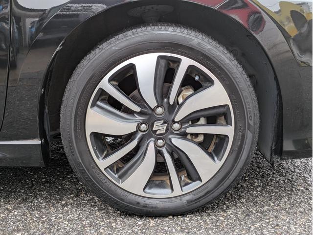 スイフト XRリミテッド 社外CDデッキ BTオーディオ USB接続 衝突軽減ブレーキ レーンアシスト 追従クルコン オートエアコン オートLED フォグ ステアリモコン 革巻ステア 純正16インチアルミ シートヒーター(45枚目)