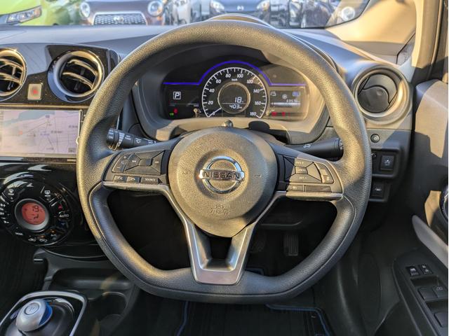 ノート e-パワー X 純正SDナビ BT/USB接続フルセグ DVD Mサーバー 全方位 バックカメラ 衝突軽減ブレーキ レーンアシスト 踏み間違い防止 追従クルコン 障害物センサー オートLED ステアリモコン ETC(12枚目)