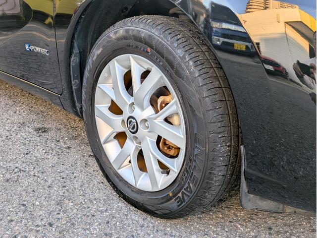 ノート e-パワー X 純正SDナビ BT/USB接続フルセグ DVD Mサーバー 全方位 バックカメラ 衝突軽減ブレーキ レーンアシスト 踏み間違い防止 追従クルコン 障害物センサー オートLED ステアリモコン ETC(37枚目)