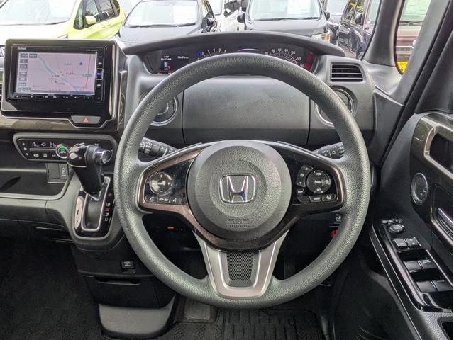 Ｎ－ＢＯＸカスタム Ｇ・Ｌホンダセンシング　純正ナビ　ＢＴオーディオ　ＤＶＤ　バックカメラ　衝突軽減ブレーキ　レーンアシスト　追従クルコン　片側パワスラ　オートＬＥＤ　フォグ　ステアリモコン　オートエアコン　純正アルミ　ロールカーテン　ＥＴＣ（12枚目）