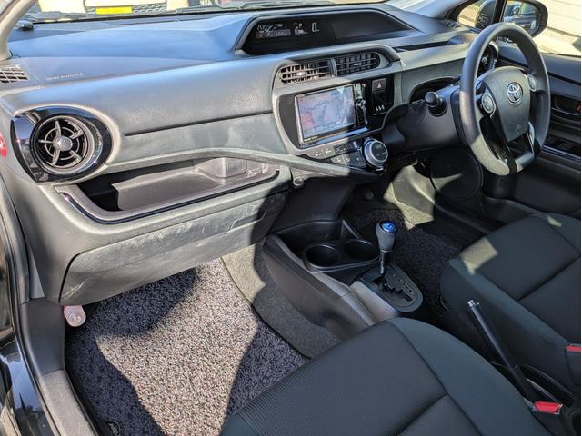 アクア Ｓスタイルブラック　ＳＤナビ　ＢＴオーディオ　フルセグＴＶ　バックカメラ　衝突軽減ブレーキ　レーンアシスト　オートハイビーム　オートライト　オートエアコン　スマートキー　プッシュスタート　ステアリモコン　ＥＴＣ（8枚目）