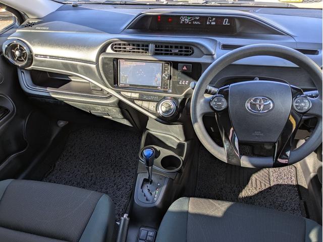 アクア Ｓスタイルブラック　ＳＤナビ　ＢＴオーディオ　フルセグＴＶ　バックカメラ　衝突軽減ブレーキ　レーンアシスト　オートハイビーム　オートライト　オートエアコン　スマートキー　プッシュスタート　ステアリモコン　ＥＴＣ（13枚目）