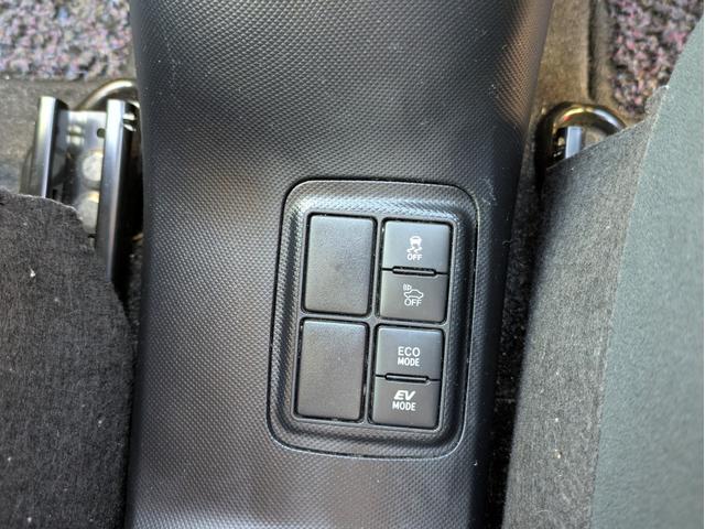 アクア Ｓスタイルブラック　ＳＤナビ　ＢＴオーディオ　フルセグＴＶ　バックカメラ　衝突軽減ブレーキ　レーンアシスト　オートハイビーム　オートライト　オートエアコン　スマートキー　プッシュスタート　ステアリモコン　ＥＴＣ（25枚目）