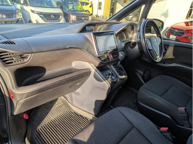 ヴォクシー V 純正SDナビ BTオーディオ フルセグ DVD バックカメラ Mサーバー 片側パワスラ オートLED フォグ ドラレコ クルコン オートエアコン 純正アルミ MTモード付AT ステアリモコン ETC(8枚目)