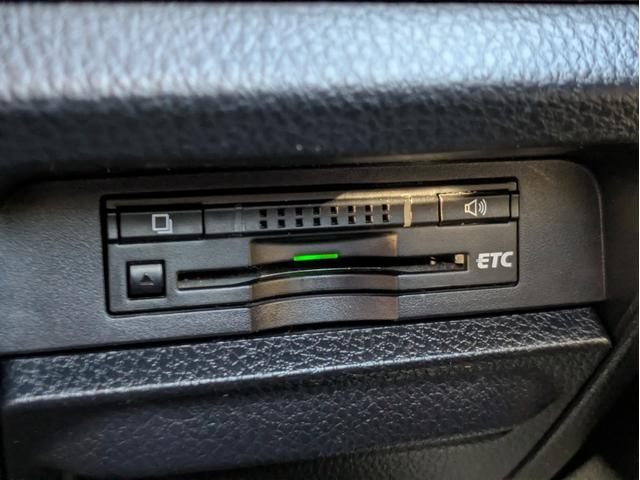 ヴォクシー V 純正SDナビ BTオーディオ フルセグ DVD バックカメラ Mサーバー 片側パワスラ オートLED フォグ ドラレコ クルコン オートエアコン 純正アルミ MTモード付AT ステアリモコン ETC(20枚目)