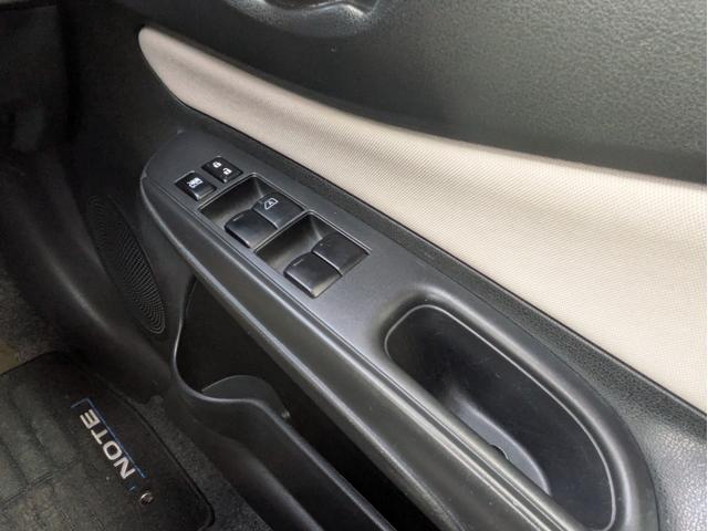 ノート ｅ－パワー　Ｘ　メモリーナビ　ＢＴオーディオ　フルセグＴＶ　ＤＶＤ再生　衝突軽減ブレーキ　レーンアシスト　障害物センサー　オートライト　純正１４インチアルミ　オートエアコン　横滑り防止装置　インテリキー　ＥＴＣ（24枚目）