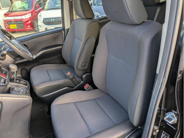 ノア Ｘ　純正ＳＤナビ　ＢＴオーディオ　フルセグＴＶ　ＤＶＤ再生　Ｍサーバー　バックカメラ　後席モニター　片側パワスラ　オートＬＥＤ　フォグ　ステアリモコン　ロールカーテン　ＭＴモード付ＡＴ　ＥＴＣ（8枚目）