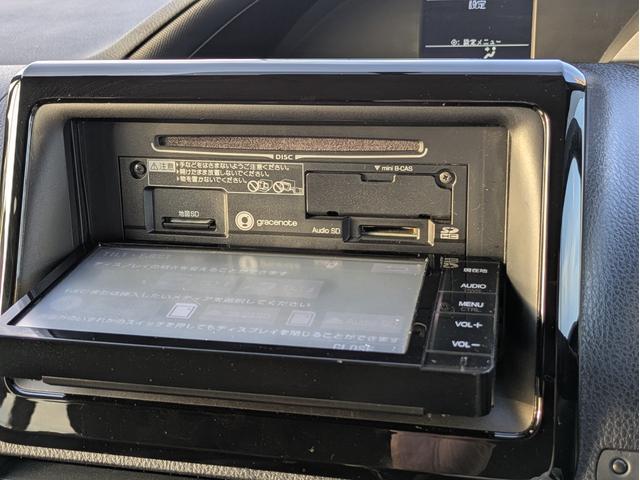 ノア Ｘ　純正ＳＤナビ　ＢＴオーディオ　フルセグＴＶ　ＤＶＤ再生　Ｍサーバー　バックカメラ　後席モニター　片側パワスラ　オートＬＥＤ　フォグ　ステアリモコン　ロールカーテン　ＭＴモード付ＡＴ　ＥＴＣ（18枚目）