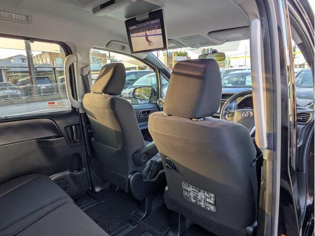 ノア Ｘ　純正ＳＤナビ　ＢＴオーディオ　フルセグＴＶ　ＤＶＤ再生　Ｍサーバー　バックカメラ　後席モニター　片側パワスラ　オートＬＥＤ　フォグ　ステアリモコン　ロールカーテン　ＭＴモード付ＡＴ　ＥＴＣ（37枚目）