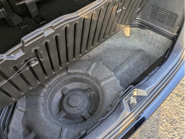 ノア Ｘ　純正ＳＤナビ　ＢＴオーディオ　フルセグＴＶ　ＤＶＤ再生　Ｍサーバー　バックカメラ　後席モニター　片側パワスラ　オートＬＥＤ　フォグ　ステアリモコン　ロールカーテン　ＭＴモード付ＡＴ　ＥＴＣ（41枚目）