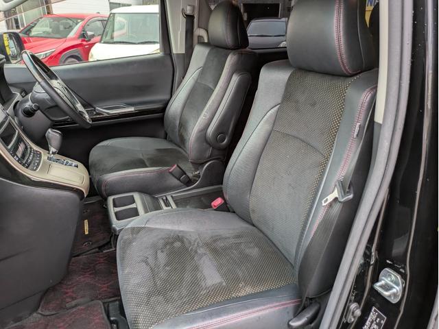 ヴェルファイア ２．４Ｚ　ゴールデンアイズＩＩ　純正ＨＤＤナビ　ＢＴオーディオ　Ｍサーバー　フルセグ　ＤＶＤ　後席モニター　Ｂカメラ　クルコン　障害物センサー　両側パワスラ　オートＨＩＤ　フォグ　ステアリモコン　電動リアゲート　純正アルミ　ＥＴＣ（9枚目）