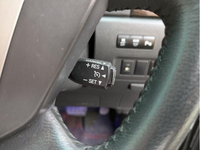 ヴェルファイア ２．４Ｚ　ゴールデンアイズＩＩ　純正ＨＤＤナビ　ＢＴオーディオ　Ｍサーバー　フルセグ　ＤＶＤ　後席モニター　Ｂカメラ　クルコン　障害物センサー　両側パワスラ　オートＨＩＤ　フォグ　ステアリモコン　電動リアゲート　純正アルミ　ＥＴＣ（24枚目）