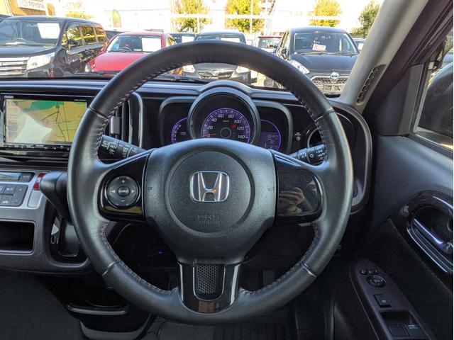 Ｎ－ＯＮＥ プレミアム・Ｌパッケージ　純正メモリーナビ　ＢＴ／ＵＳＢ接続　ワンセグＴＶ　ＤＶＤ再生　バックカメラ　オートエアコン　オートＨＩＤ　フォグ　ステアリモコン　革巻ステア　ドラレコ　アイドルストップ　純正１４インチアルミ　ＥＴＣ（11枚目）