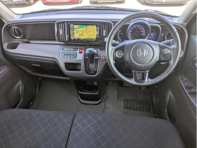 Ｎ－ＯＮＥ プレミアム・Ｌパッケージ　純正メモリーナビ　ＢＴ／ＵＳＢ接続　ワンセグＴＶ　ＤＶＤ再生　バックカメラ　オートエアコン　オートＨＩＤ　フォグ　ステアリモコン　革巻ステア　ドラレコ　アイドルストップ　純正１４インチアルミ　ＥＴＣ（12枚目）