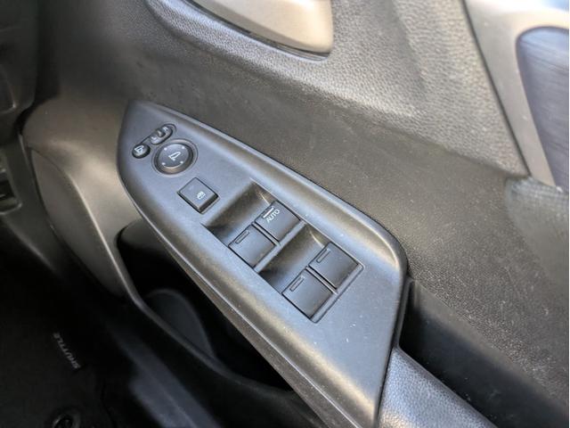 シャトル ハイブリッドＸ　純正メモリーナビ　ＢＴオーディオ　ワンセグ　バックカメラ　衝突軽減ブレーキ　障害物センサー　オートＬＥＤ　フォグ　クルコン　オートエアコン　ドラレコ　ステアリモコン　パドルシフト　純正アルミ　ＥＴＣ（29枚目）