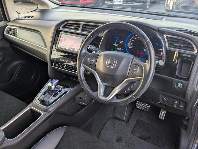 シャトル ハイブリッドＸ　純正メモリーナビ　ＢＴオーディオ　ワンセグ　バックカメラ　衝突軽減ブレーキ　障害物センサー　オートＬＥＤ　フォグ　クルコン　オートエアコン　ドラレコ　ステアリモコン　パドルシフト　純正アルミ　ＥＴＣ（35枚目）