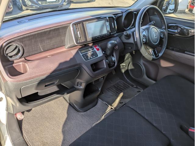 N-ONE プレミアム ツアラー・Lパッケージ 新品タイヤ装着 純正メモリーナビ BTオーディオ バックカメラ ワンセグ USB接続 DVD再生 オートエアコン オートHID フォグ パドルシフト ステアリモコン 純正アルミ 革巻ステア ETC(8枚目)