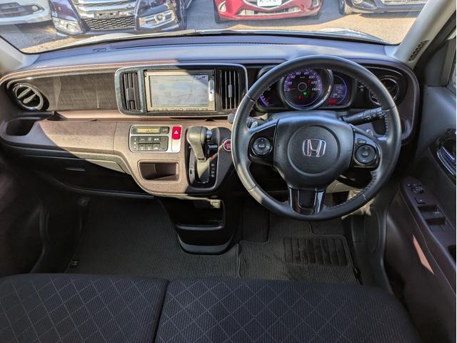 N-ONE プレミアム ツアラー・Lパッケージ 新品タイヤ装着 純正メモリーナビ BTオーディオ バックカメラ ワンセグ USB接続 DVD再生 オートエアコン オートHID フォグ パドルシフト ステアリモコン 純正アルミ 革巻ステア ETC(13枚目)