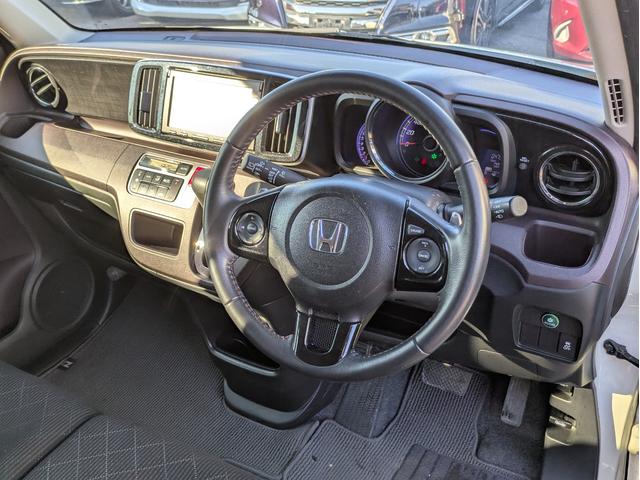 N-ONE プレミアム ツアラー・Lパッケージ 新品タイヤ装着 純正メモリーナビ BTオーディオ バックカメラ ワンセグ USB接続 DVD再生 オートエアコン オートHID フォグ パドルシフト ステアリモコン 純正アルミ 革巻ステア ETC(30枚目)