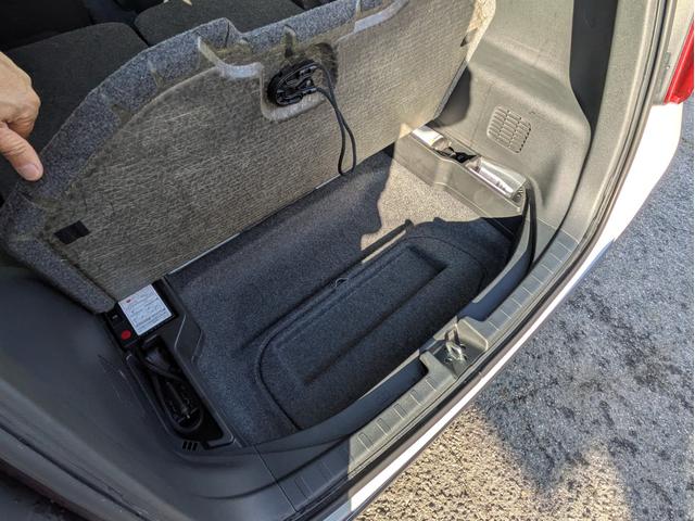 N-ONE プレミアム ツアラー・Lパッケージ 新品タイヤ装着 純正メモリーナビ BTオーディオ バックカメラ ワンセグ USB接続 DVD再生 オートエアコン オートHID フォグ パドルシフト ステアリモコン 純正アルミ 革巻ステア ETC(38枚目)