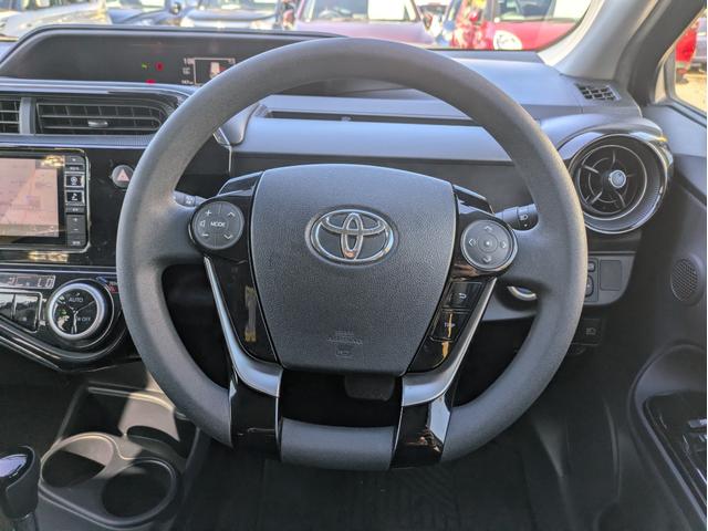 アクア Ｓスタイルブラック　純正ナビ　ＴＶフルセグ　Ｂカメラ　衝突軽減Ｂ　ＢＴ接続　ＢＴオーディオ　障害物センサー　　ＬＥＤライト　フォグランプ　オートＡＣ　シートヒーター　ステアリモコン　ＥＴＣ　オートハイビーム（12枚目）