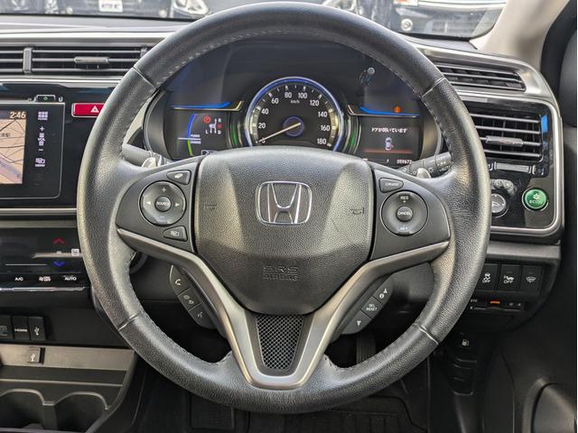 グレイス ハイブリッドＥＸ　純正ナビ　ＢＴオーディオ　ＵＳＢ接続　フルセグ　バックカメラ　衝突軽減ブレーキ　クルコン　オートＡＣ　シートヒーター　ステアリモコン　パドルシフト　純正アルミ　オートＬＥＤ　フォグ　ドラレコ　ＥＴＣ（12枚目）