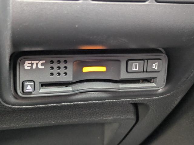 グレイス ハイブリッドＥＸ　純正ナビ　ＢＴオーディオ　ＵＳＢ接続　フルセグ　バックカメラ　衝突軽減ブレーキ　クルコン　オートＡＣ　シートヒーター　ステアリモコン　パドルシフト　純正アルミ　オートＬＥＤ　フォグ　ドラレコ　ＥＴＣ（18枚目）