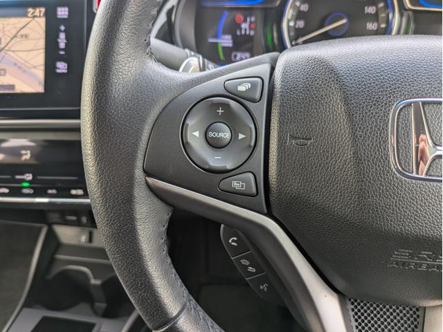 グレイス ハイブリッドＥＸ　純正ナビ　ＢＴオーディオ　ＵＳＢ接続　フルセグ　バックカメラ　衝突軽減ブレーキ　クルコン　オートＡＣ　シートヒーター　ステアリモコン　パドルシフト　純正アルミ　オートＬＥＤ　フォグ　ドラレコ　ＥＴＣ（19枚目）