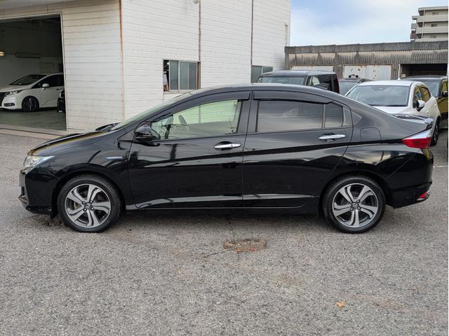 グレイス ハイブリッドＥＸ　純正ナビ　ＢＴオーディオ　ＵＳＢ接続　フルセグ　バックカメラ　衝突軽減ブレーキ　クルコン　オートＡＣ　シートヒーター　ステアリモコン　パドルシフト　純正アルミ　オートＬＥＤ　フォグ　ドラレコ　ＥＴＣ（44枚目）